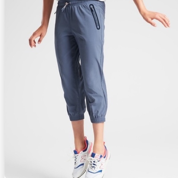 Athleta Other - Athleta Discovery Camp Capri Joggers